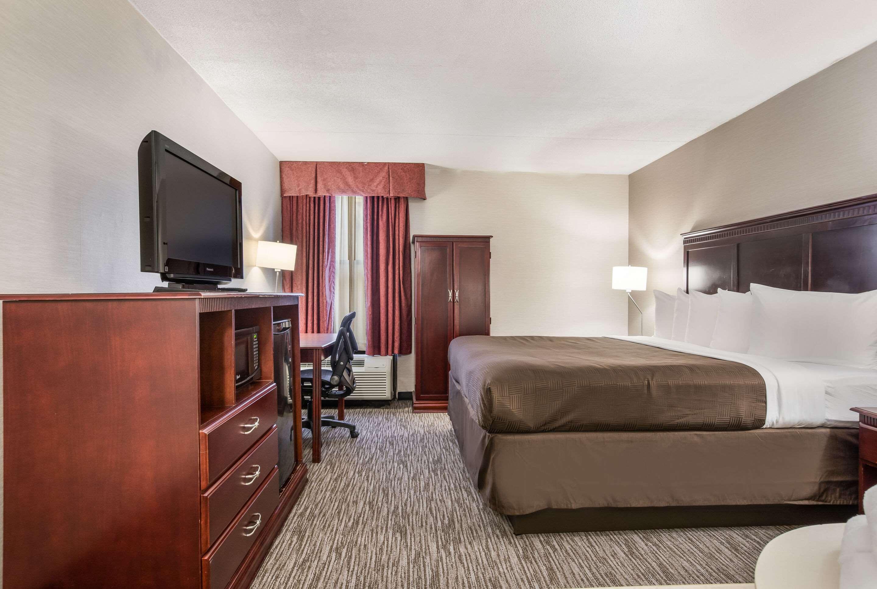 Clarion Inn And Suites Airport Grand Rapids Kültér fotó